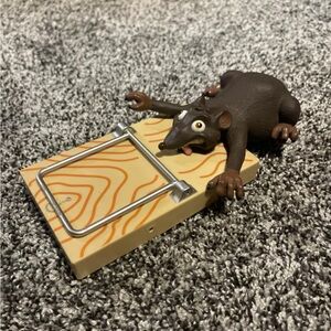 ***SOLD***DO NOT BUY!!***Vintage 2006 RAT IN A TRAP Electronic Sound & Motion